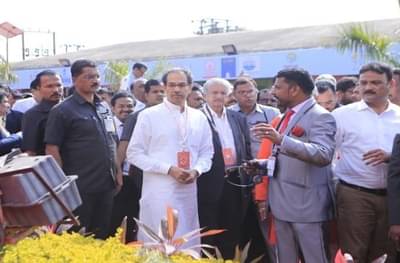 उद्योगांची जबाबदारी मी घेतो, भूमीपुत्रांच्या रोजगाराची जबाबदारी तुम्ही घ्या, मुख्यमंत्र्यांचं उद्योजकांना आवाहन