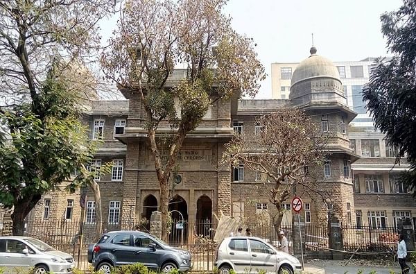 वाडिया रुग्णालयाला आजच्या आज 22 कोटी रुपयांचे अनुदान देणार वाडिया रुग्णालयाला आजच्या आज 22 कोटी रुपयांचे अनुदान देणार