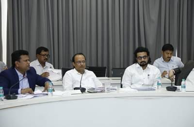 फडणवीसांच्या हायपरलूपला अजित पवारांचा रेड सिग्नल