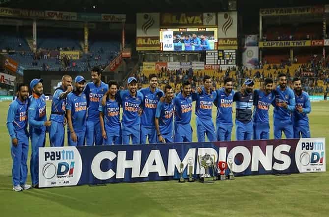 Ind vs Aus : रोहित-विराटची तुफान फटकेबाजी, कांगारुंचा धुव्वा, मालिकाही खिशात