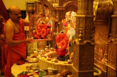 सिद्धिविनायकाच्या दर्शनासाठी मंदिर संस्थानकडून मोबाईल अॅप तयार, एक खिडकी योजनेचीही सोय