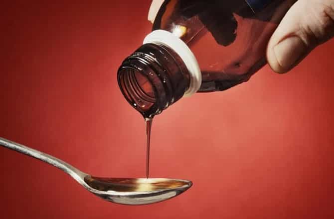 नशेसाठी कफ सिरपचा वापर, मुंबई पोलिसांकडून वर्षभरात 7000 बाटल्या जप्त