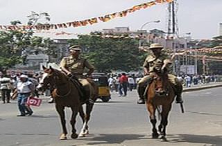 भाजपवरच भिस्त, ‘मातोश्री’बाहेर आंदोलन करणारा शेतकरी फडणवीसांच्या भेटीला