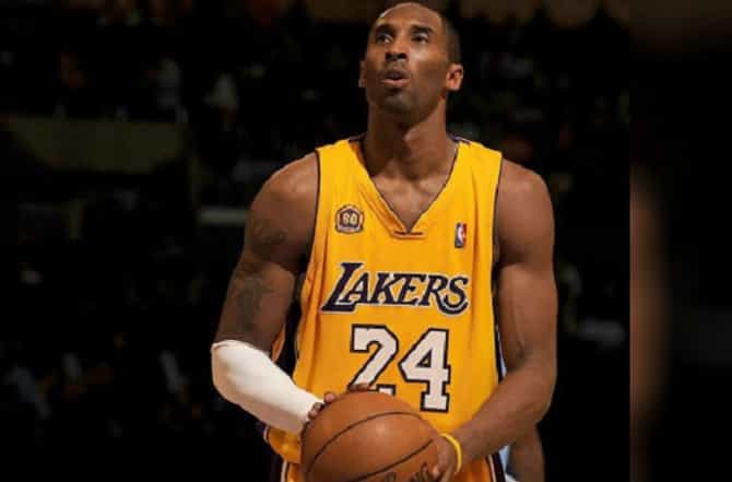 kobe bryant : अमेरिकेत हेलिकॉप्टर अपघात, प्रसिद्ध बास्केटबॉलपटूसह 13 वर्षीय मुलीचाही मृत्यू