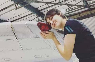 सहा वर्षांपासून विमानासोबत रिलेशनशीप, आता लग्नाची तयारी, एका वेड्या प्रेयसीची कहाणी