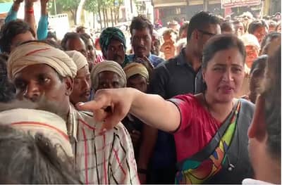 बँक फोडून टाकेन! बँक कर्मचाऱ्यांकडून ग्राहकांचा छळ, नवनीत राणांना संताप अनावर