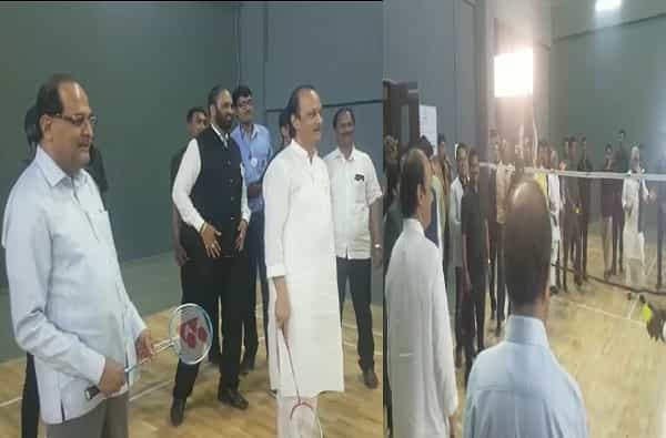 नाशिक दौऱ्यावर असलेले राज्याचे उपमुख्यमंत्री अजित पवार यांनी आज विविध जिल्ह्यांच्या विकासकामांचा आढावा घेतला. अजित पवारांनी आज भल्या सकाळी कामाला सुरुवात केली.