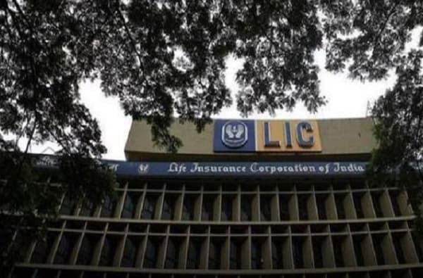 Budget 2020: केंद्र सरकार LIC मधील भागीदारी विकणार : अर्थमंत्री निर्मला सीतारमण