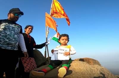 अडीच वर्षाच्या चिमुकलीची उंच भरारी, प्रबळगड कलावंतीणीचा सुळका सर