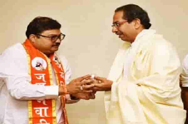 यवतमाळ विधानपरिषद पोटनिवडणुकीत भाजपला धक्का, शिवसेनेचे दुष्यंत चतुर्वेदी विजयी