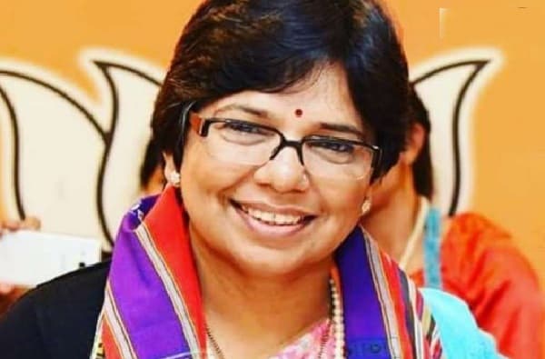 अराजकीय भूमिकेचा नैतिक विजय, महिला आयोगाच्या अध्यक्षा विजया रहाटकरांचा राजीनामा