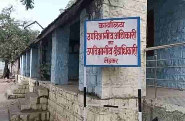 मतदार पडताळणी कार्यक्रमात हलगर्जीपणा, तब्बल 71 शिक्षकांवर गुन्हे, राज्यातील सर्वात मोठी कारवाई