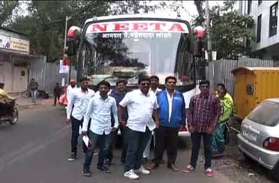 मनसेच्या मोर्चासाठी भाजप आमदाराच्या गाड्या