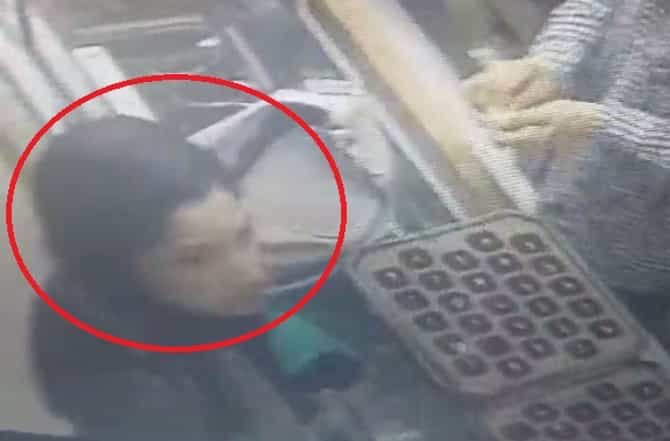 पुण्यात अभिनेत्रीला सोन्याची अंगठी चोरताना अटक