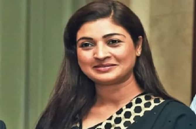 आप सोडून काँग्रेसमध्ये घरवापसी, अल्का लांबांना प्रदेशाध्यक्षपदाचं गिफ्ट?