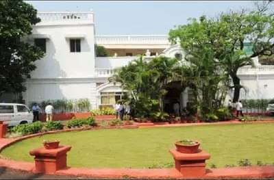 मंत्र्यांच्या 31 बंगल्यांच्या डागडुजीसाठी 15 कोटींची उधळपट्टी