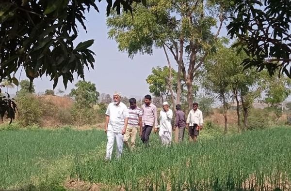 ‘कृषी मंत्री एक दिवस शेतावर’, दादा भुसेंचा अनोखा उपक्रम, गावात कृषी अधिकारी येतात का? शेतकऱ्यांना विचारणा