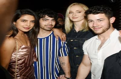 जोनास कुटुंबात गुड न्यूज, लवकरच पाळणा हलणार