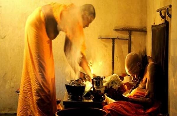 लिंगायत मठाच्या प्रमुखपदी पहिल्यांदाच मुस्लिम तरुणाची नियुक्ती