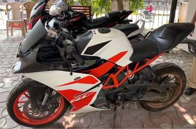 यू-ट्यूबवरून चोरीचं प्रशिक्षण, गर्लफ्रेंडला इम्प्रेस करण्यासाठी रेसिंग बाईकची चोरी