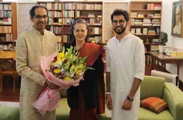आदित्य ठाकरेंसह मुख्यमंत्री उद्धव ठाकरेंकडून सोनिया गांधींची भेट