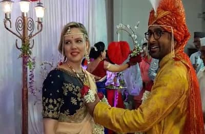 सोशल मीडियावरुन मैत्री, नंतर प्रेम, जळगावचा शेतकऱ्याचा मुलगा थेट अमेरिकेचा जावई