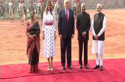 डोनाल्ड ट्रम्प यांना गार्ड ऑफ ऑनर, राष्ट्रपती भवनात जंगी स्वागत