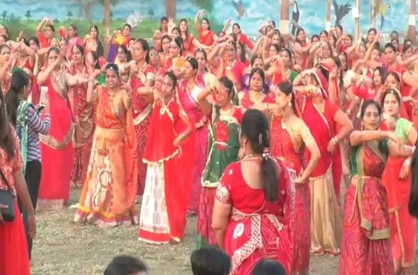 भिवंडीत राजस्थान दिनानिमित्त तब्बल 1200 महिलांचा घुमर डान्स