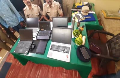 लोकलमध्ये प्रवाशांच्या डुलक्यांचा गैरफायदा, लॅपटॉप चोराला अटक