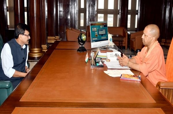 मुख्यमंत्र्यांच्या अयोध्या दौऱ्याबाबत आदित्यनाथांशी मैत्रीपूर्ण चर्चा : संजय राऊत मुख्यमंत्र्यांच्या अयोध्या दौऱ्याबाबत आदित्यनाथांशी मैत्रीपूर्ण चर्चा : संजय राऊत