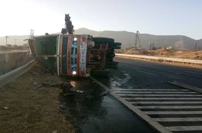 साताऱ्यात बोअरवेल ट्रक पलटी होऊन भीषण अपघात, तिघांचा मृत्यू, 8 जखमी