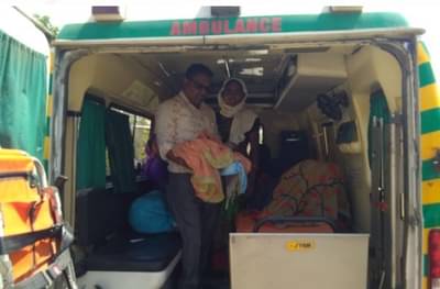 महिलेची गाडीतच प्रसुती, कर्जतमध्ये आरोग्य व्यवस्थेचे तीनतेरा वाजल्याचा आरोप