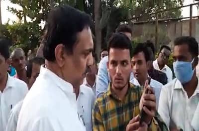 बोलता येत नाही, समस्या कशी मांडणार? तरुणाचा जयंत पाटलांसमोरच पत्नीला व्हिडीओ कॉल