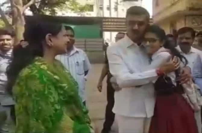 मुलीची दहावीची परीक्षा, शुभेच्छा देण्यासाठी गृहराज्यमंत्री शंभूराज देसाई पत्नीसोबत परीक्षा केंद्रावर