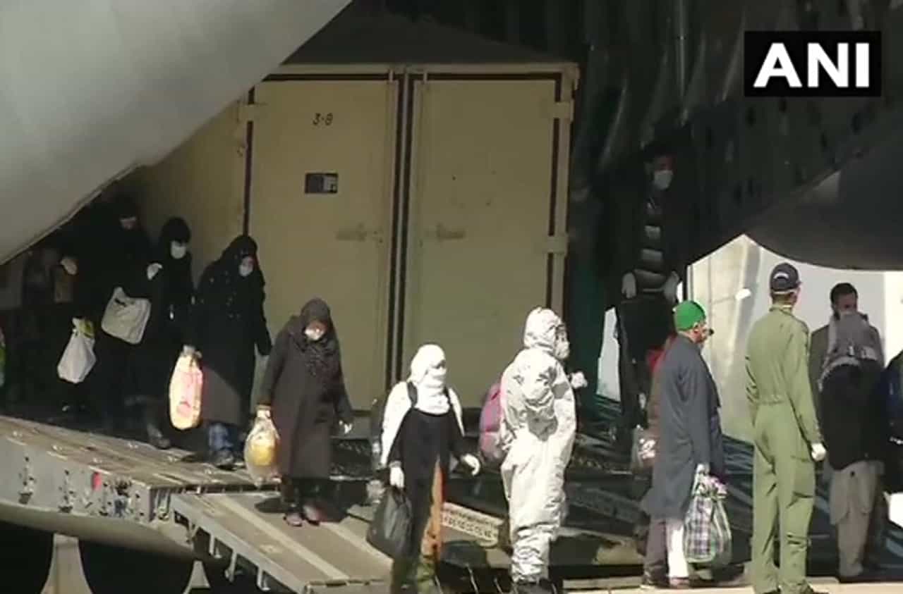 हवाई दलाचं विशेष विमान, इराणमध्ये अडकलेले 58 भारतीय अखेर मायदेशी