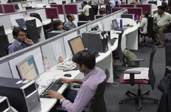 राज्य सरकारी कर्मचाऱ्यांना वर्क फ्रॉम होम, मेल आणि व्हॉटसअॅपद्वारे काम करणार