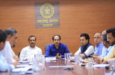 पर्यटन कंपन्यांचं नवं बुकिंग बंद, मुख्यमंत्री उद्धव ठाकरेंचे आदेश