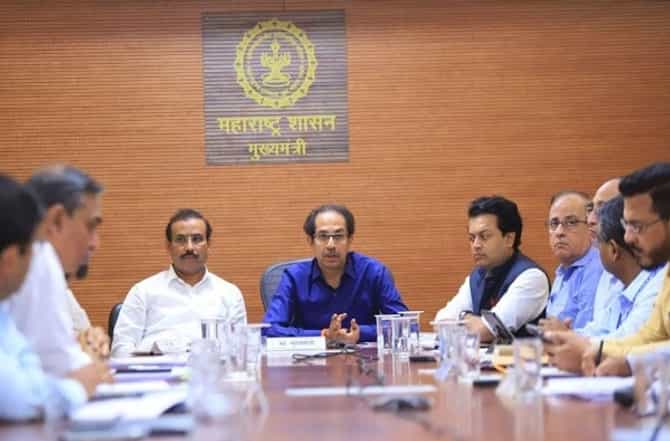मुख्यमंत्र्यांच्या आवाहनाला तुफान प्रतिसाद; 21 हजार वैद्यकीय योद्धे कोरोना लढाईसाठी रणांगणात