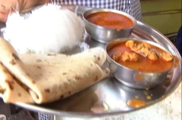 रत्नागिरीत 10 रुपयांच्या शिवभोजन थाळीत चिकन