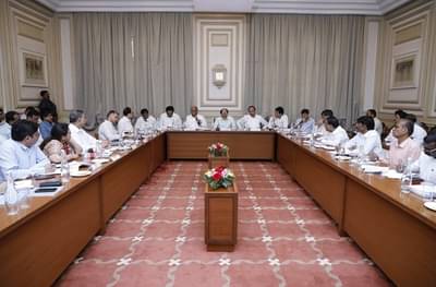 धनंजय मुंडे यांना कोरोना, ठाकरे सरकारमधील काही मंत्रीही सेल्फ क्वारंटाईन