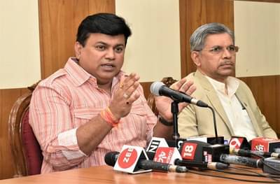 Corona | विद्यापीठाच्या सर्व परीक्षा रद्द, शिक्षकांना वर्क फ्रॉम होमची परवानगी : उदय सामंत