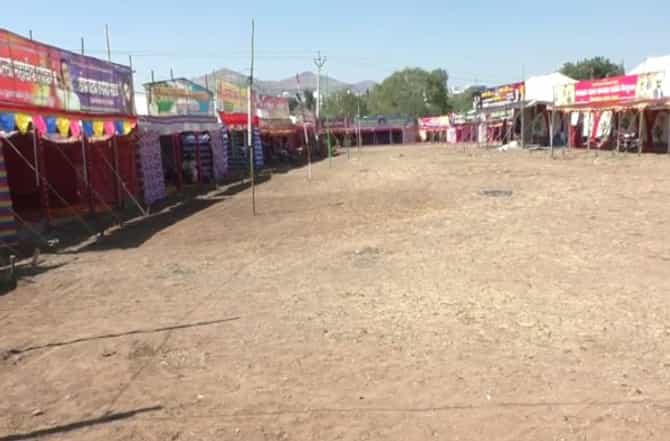 कोरोना संसर्गाने तमाशाही अडचणीत, सुपाऱ्या रद्द झाल्यानं कोट्यावधींचा फटका