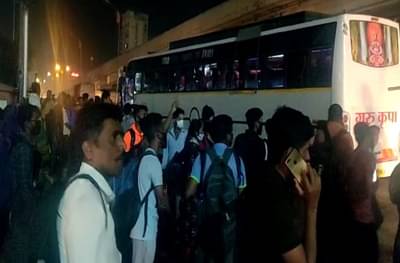 Corona Effect : कोरोनाच्या भीतीने विद्यार्थी चालले गावाला, खासगी बसेसकडून प्रवाशांची लूट