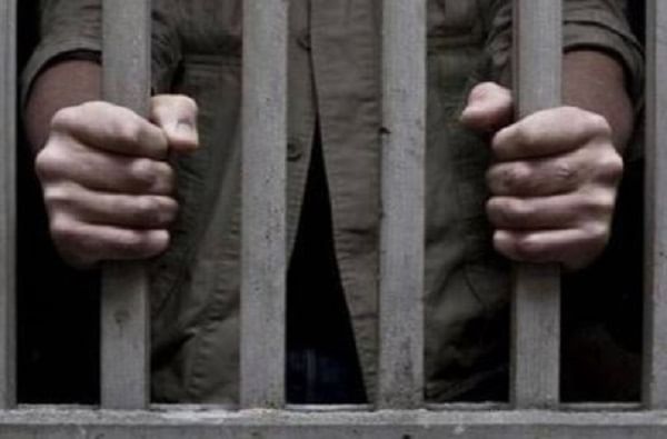 फ्लॅट विक्रीचं अमिष दाखवत 112 जणांना साडेचार कोटींना गंडा, बांधकाम व्यावसायिकाला 3 वर्षांचा सश्रम तुरुंगवास