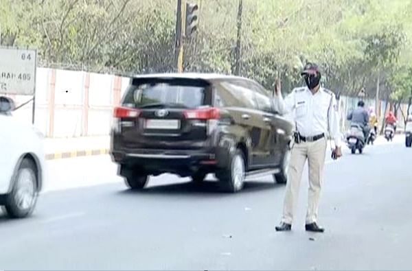 नवी मुंबईत अतिवेगाने गाडी चालवण्यावर ब्रेक, वेग मर्यादेचे उल्लंघन केल्यास कडक कारवाई