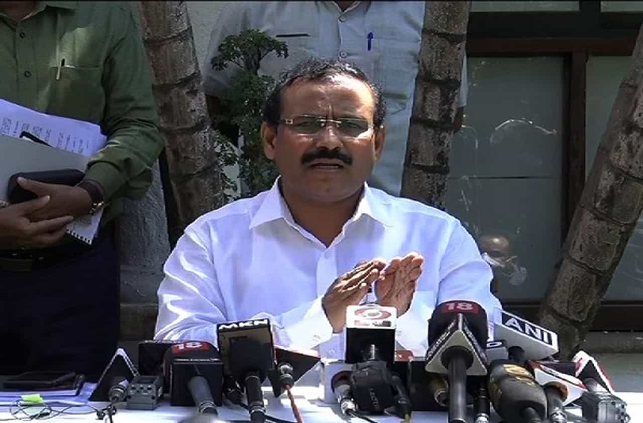 मीच माझा रक्षक, हा मंत्र महाराष्ट्राने पाळावा, राजेश टोपेंचं आवाहन