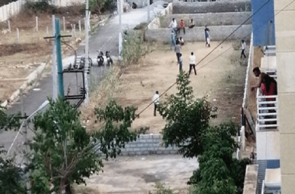 जनता कर्फ्यूदरम्यान क्रिकेट खेळणं महागात, कल्याणमध्ये 9 जणांवर पोलिसांत गुन्हा दाखल