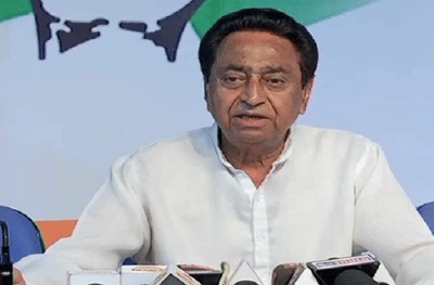 कमलनाथ यांच्या पत्रकार परिषदेत कोरोना पॉझिटिव्ह पत्रकार, तब्बल 200 पत्रकार आणि राजकारण्यांची उपस्थिती