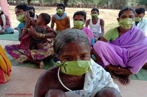 आदिवासी भागात झाडांच्या पानांचे मास्क, कोरोना रोखण्यासाठी खबरदारी