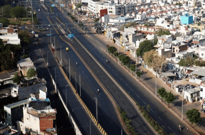 Lockdown : चिमुकल्याला कडेवर उचलून हिरकणीचा प्रवास, बाळाच्या उपचारासाठी आईची 30 किमी पायपीट